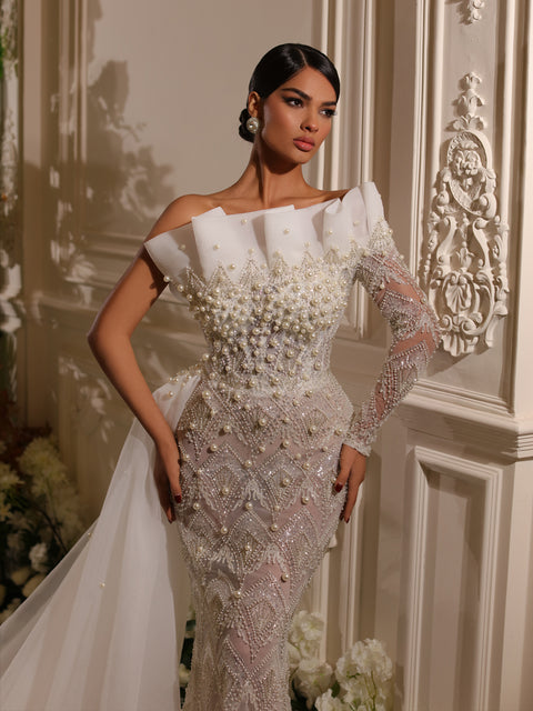 bridal gown featuring a side train